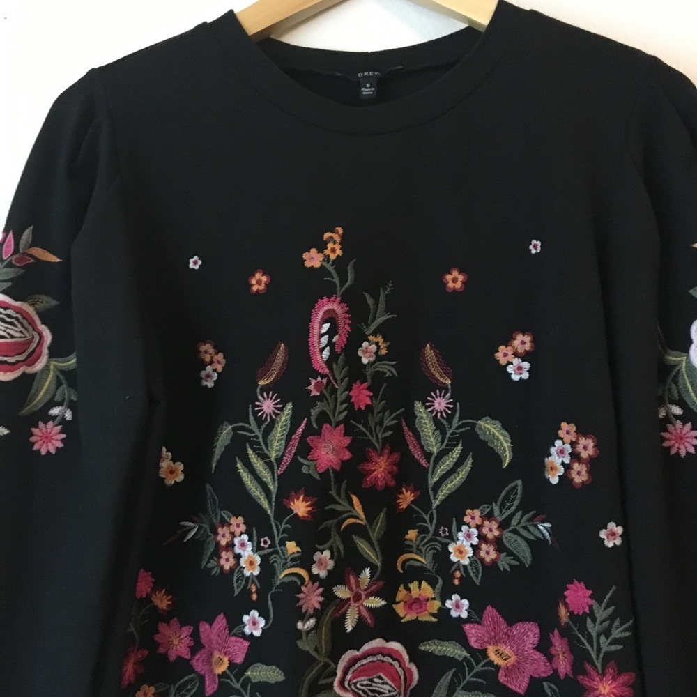 Drew Embroidered Puffed Sleeve Crew Sweatshirt - Picture 4 of 6